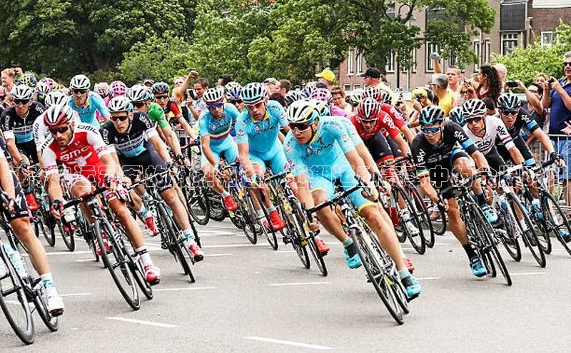 争夺奥运冠军的激烈角逐：近期运动赛事中的金牌时刻